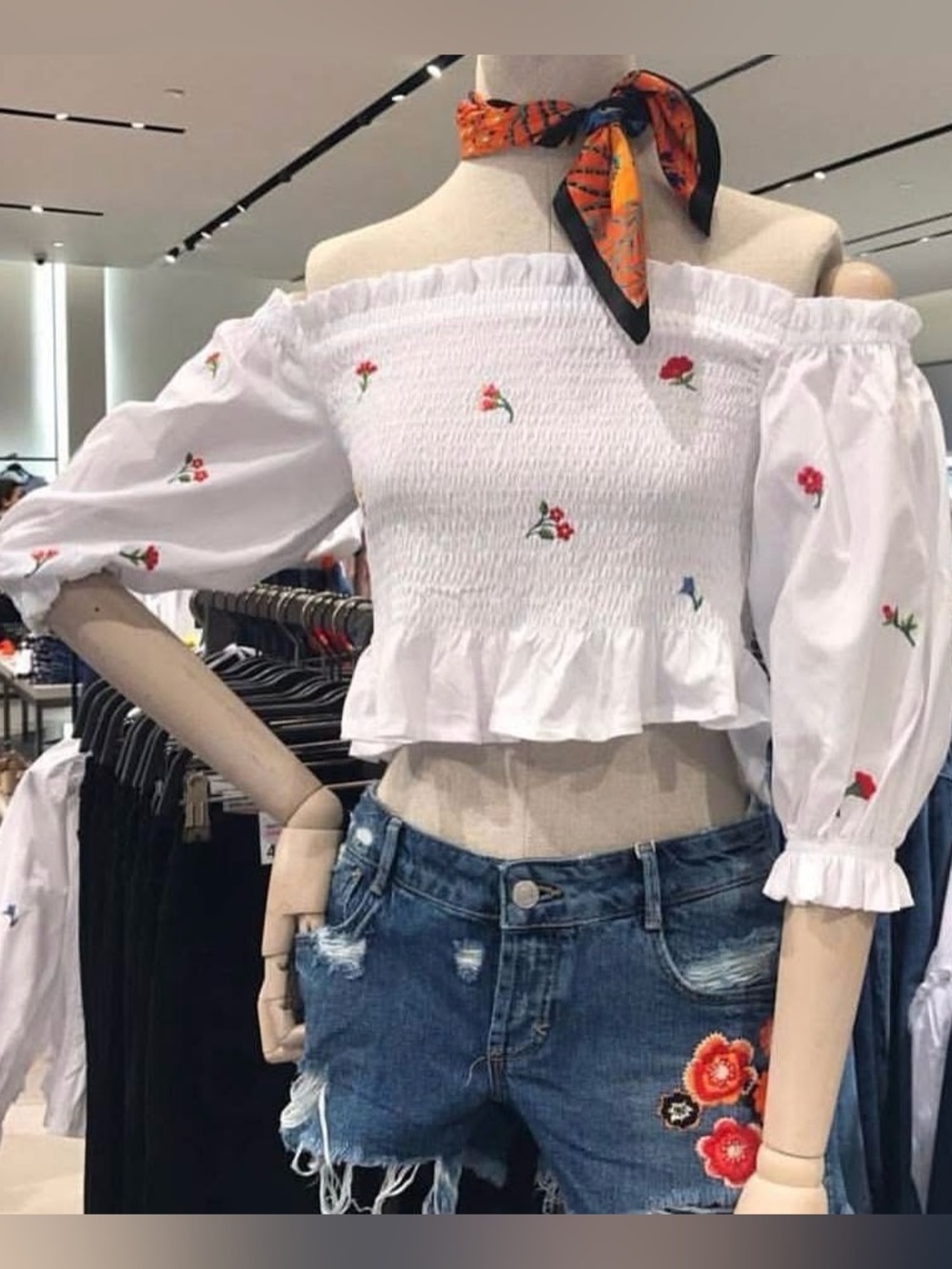 Zara NWOT White Floral Embroidered Off Shoulder Smocked Ruffle Crop Top (Medium) - Picture 2 of 6
